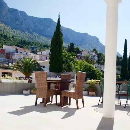 Apartment Nede Brist